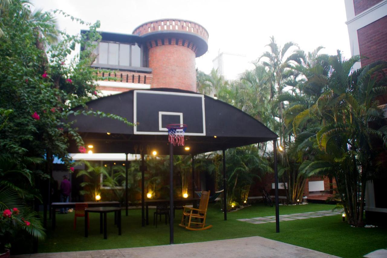 Brick Castle Hotel Csennai Kültér fotó