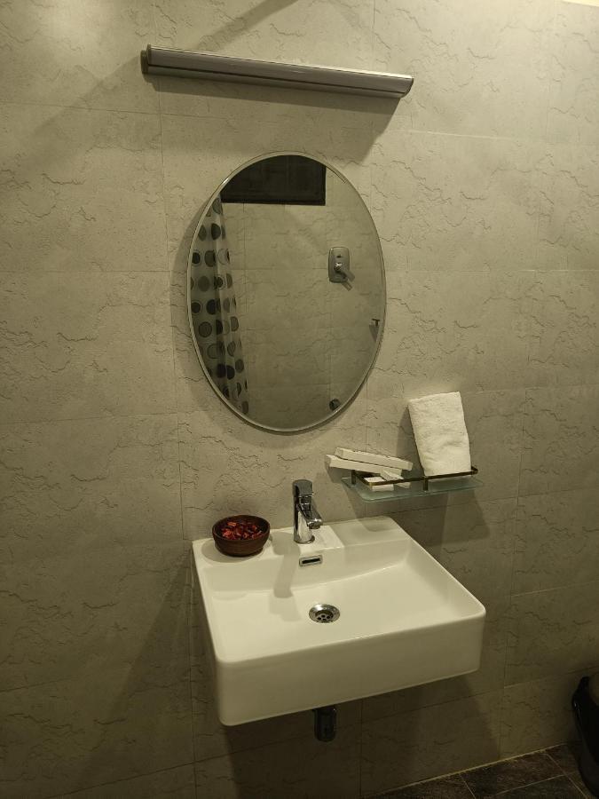 Brick Castle Hotel Csennai Kültér fotó