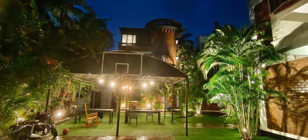 Brick Castle Hotel Csennai Kültér fotó